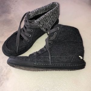 Rocket Dog high tops or boots.➰ size 7.5